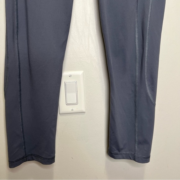 Victoria's Secret Sport Grey Capri Leggings Size Medium - Picture 4 of 8